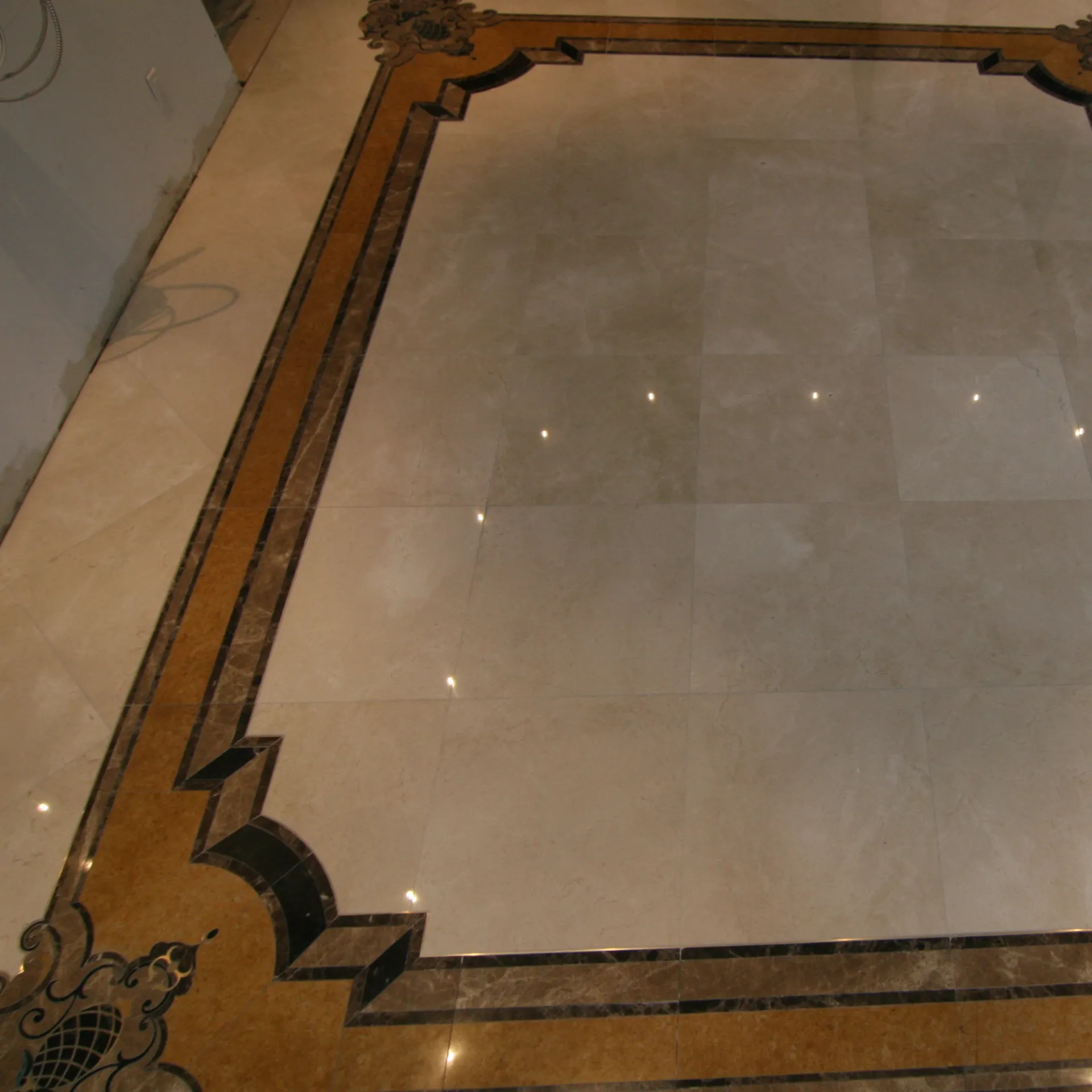 Marble Floor Border Design With Gold Color Marble