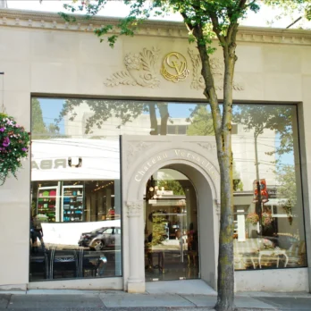 Limestone 465 – Custom Limestone Facade for Luxury Store