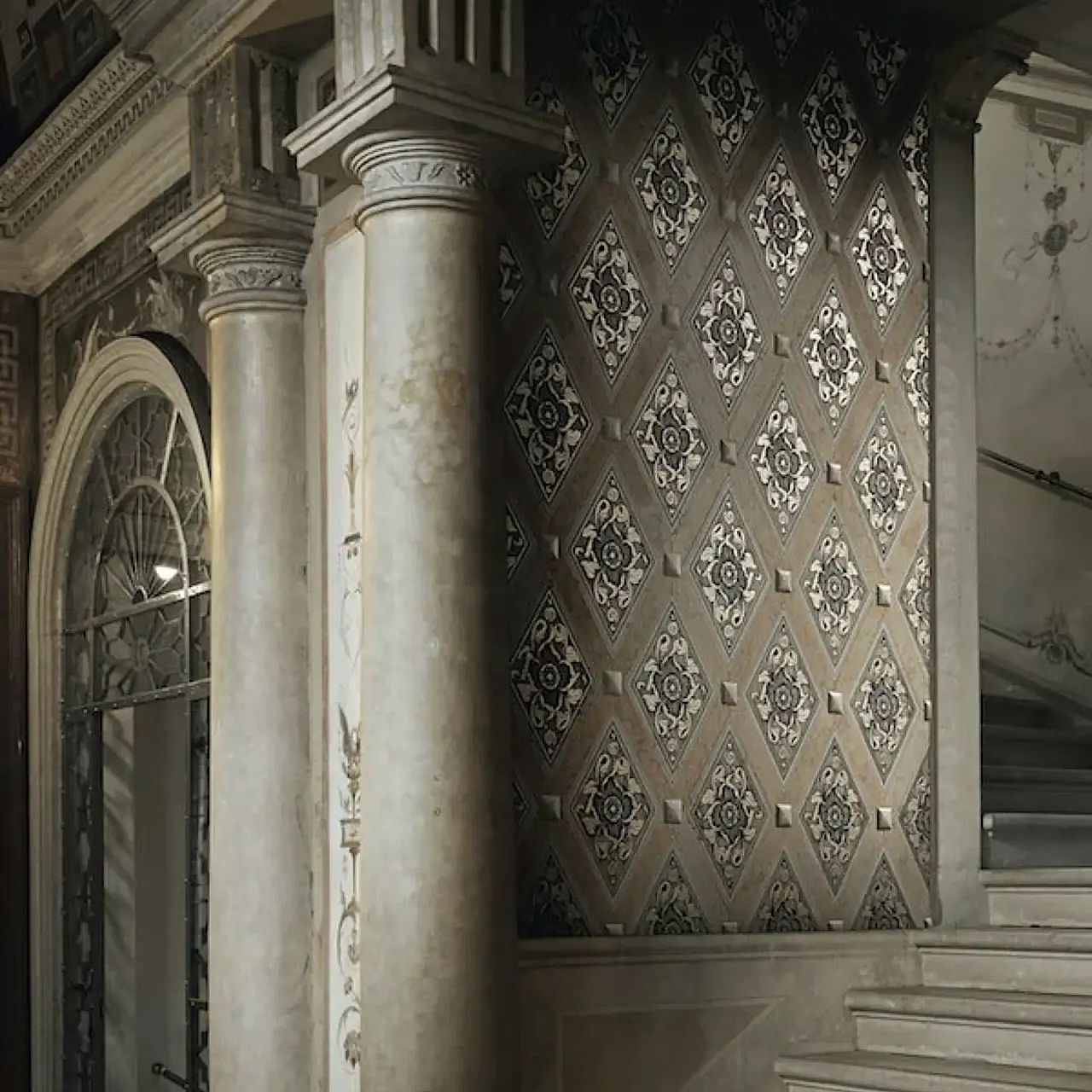 Ornated Marble Wall | Exquisite Custom Stone Wall Design